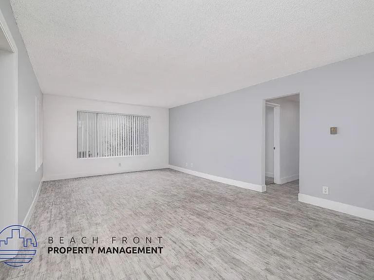 355 Coronado Ave. — Photo 13