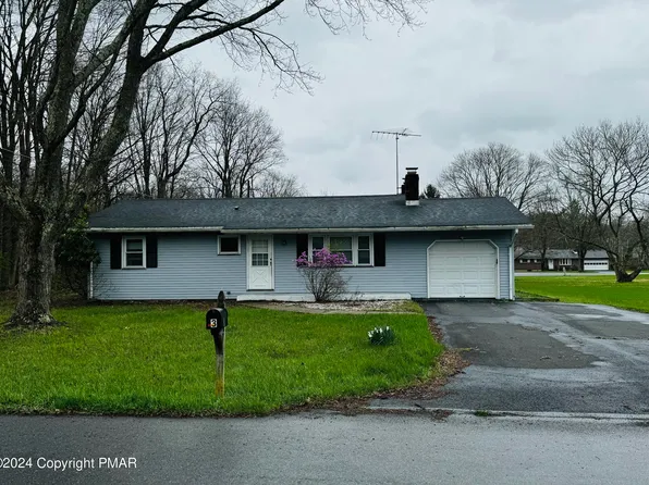 3 Winding Brook Rd, East Stroudsburg, PA 18301