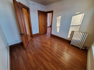 687 Snelling Ave N APT 2, Saint Paul, MN 55104