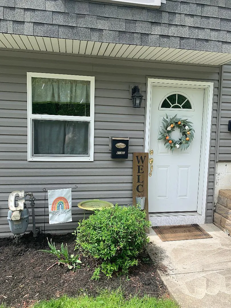 2 bed, 2500 sqft, $950 — Photo 2