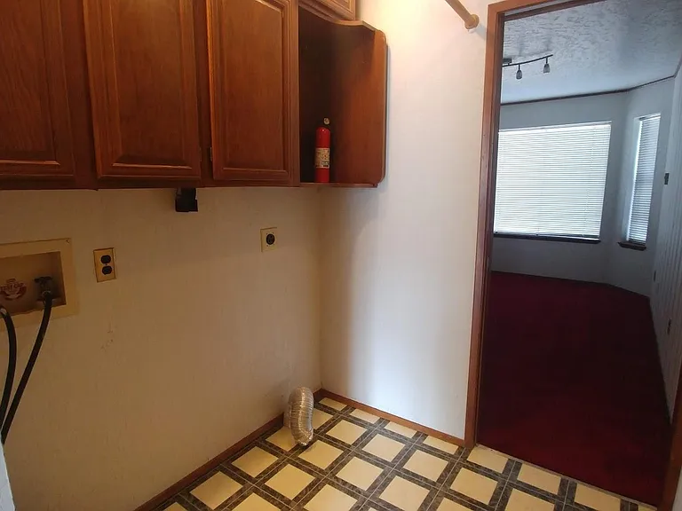 510 SW State St #A — Photo 9