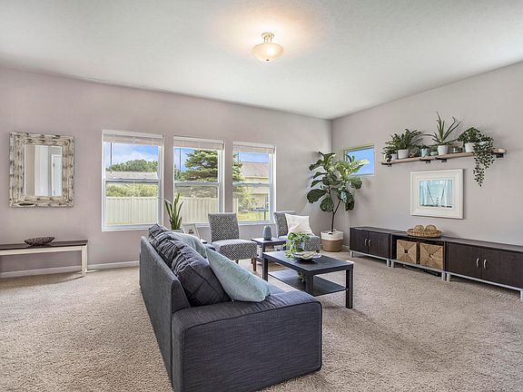 5th image of 305 Kensington Cir