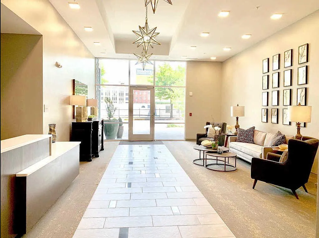 333 W Depot Ave — Photo 2