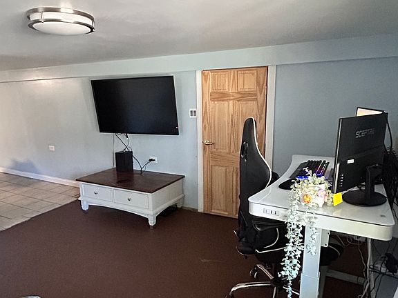 3rd image of 5115 W Eddy St #3