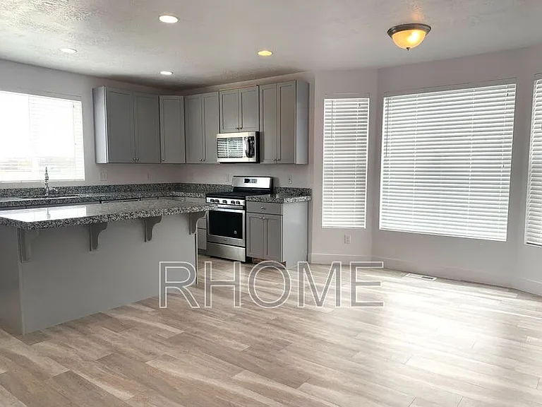 1824 W Torlundy Dr — Photo 3
