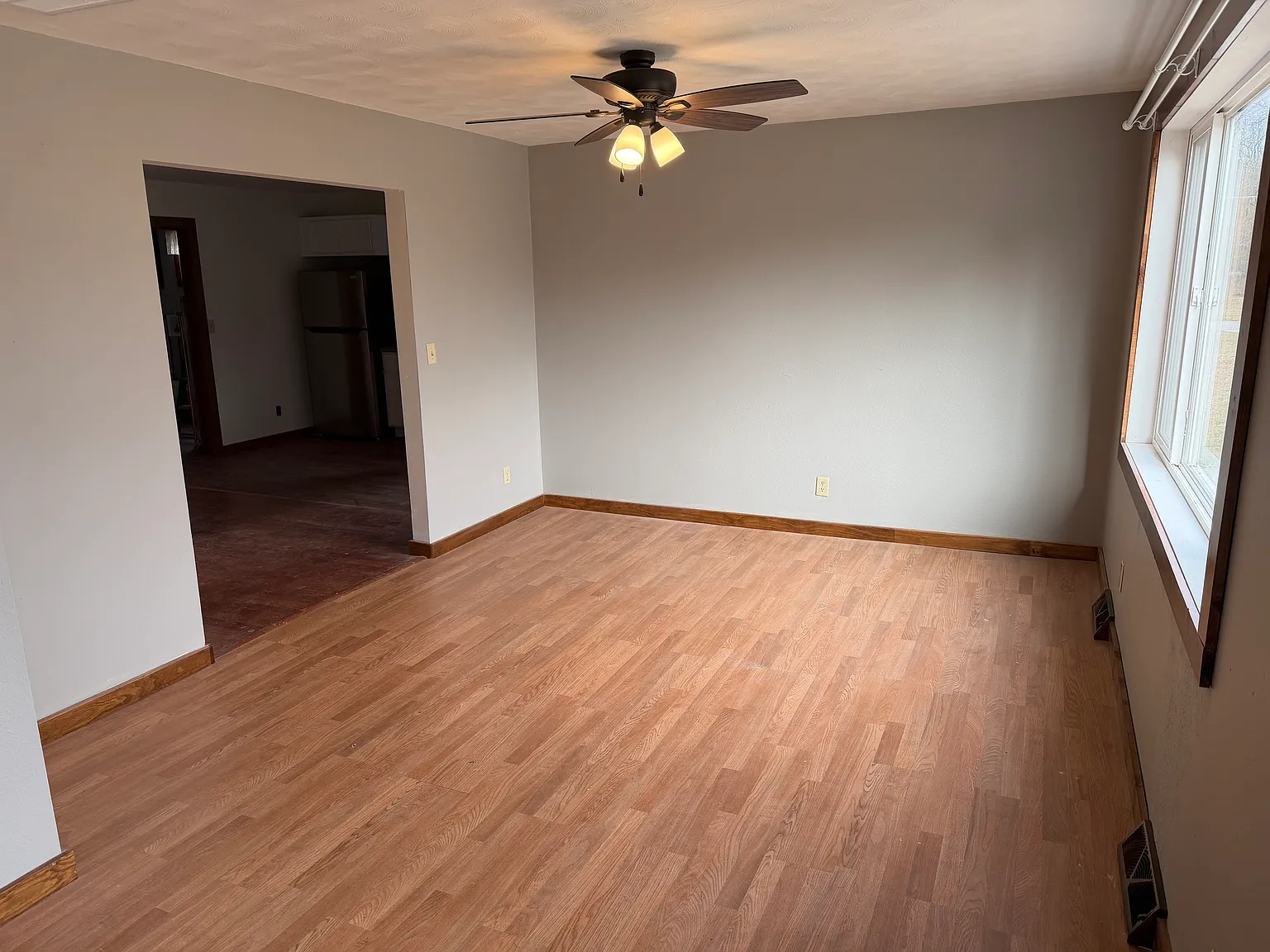 3 bed, 1200 sqft, $1,550 — Photo 4