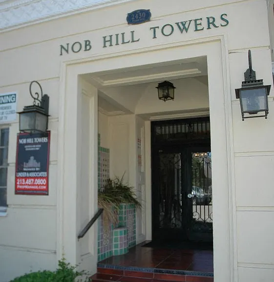 Chateau Nob Hill Apartments — Photo 24