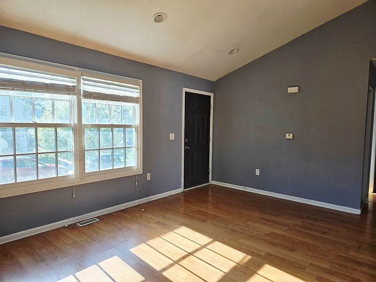 209 Trask St — Photo 5