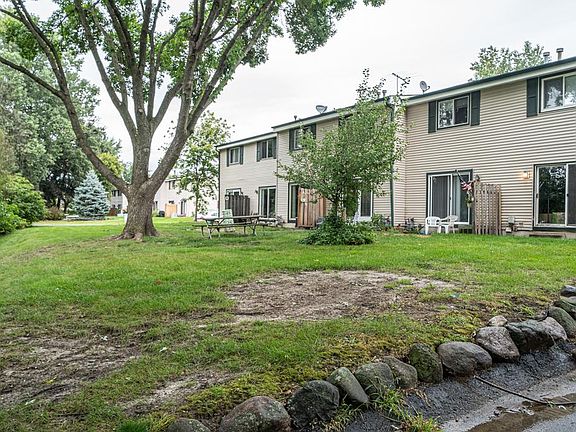 3rd image of 826 Woodgate Dr #104