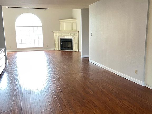 5th image of 327 E Las Flores Ave