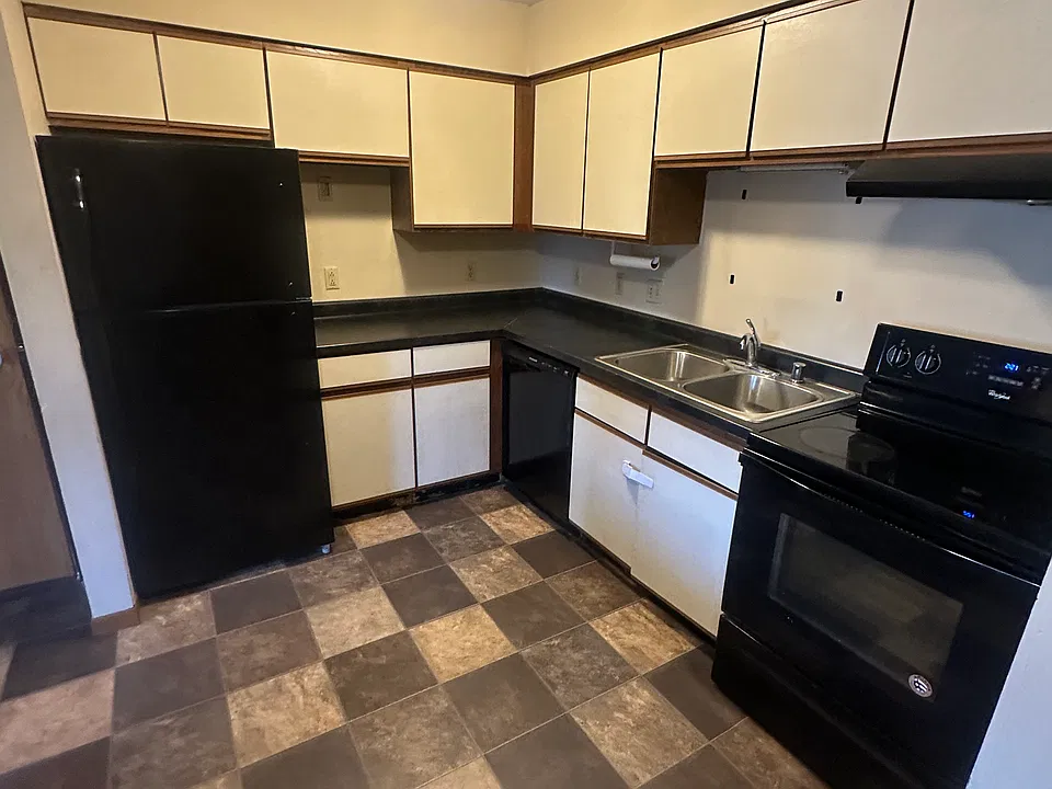 2208 Hanley Rd #3