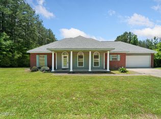 15 Blossom Cir, Purvis, MS 39475