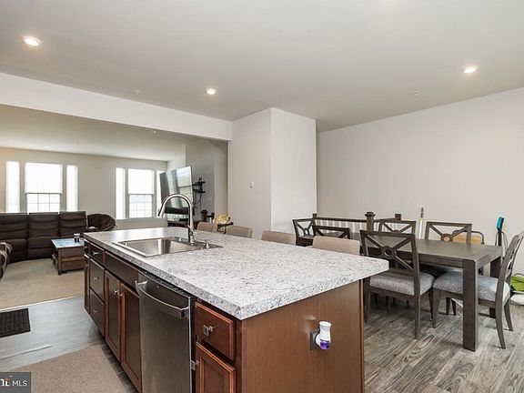 4th image of 10605 Brewerton Ln