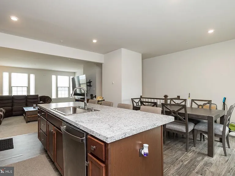 10605 Brewerton Ln — Photo 4