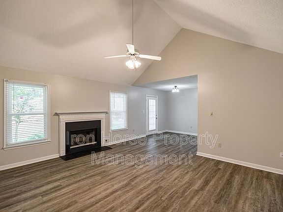 5th image of 107 Winthrop Ct