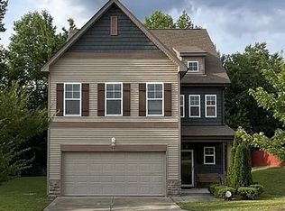 44 Salisbury Ln, Spring Lake, NC 28390