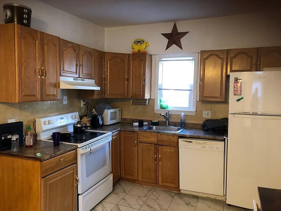 2nd image of 167 D St #1