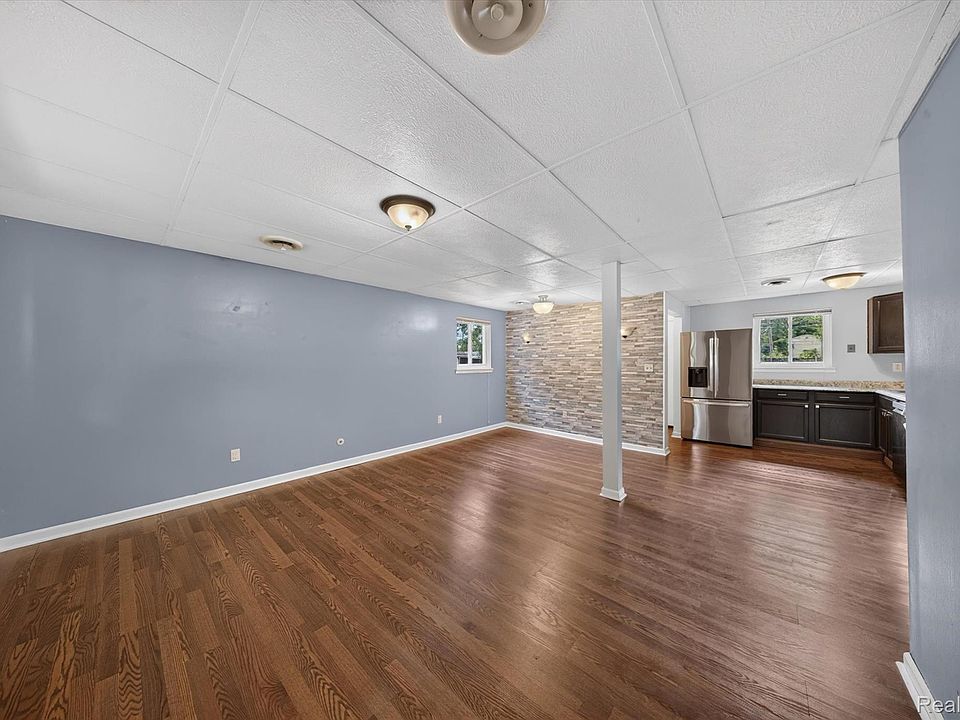 9281 Hazel St, photo 5