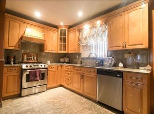 21-39 24th St #1F, Astoria, NY 11105