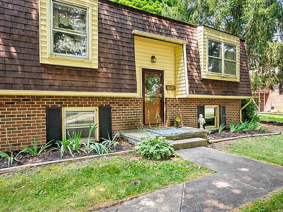 5th image of 885 N 18th St