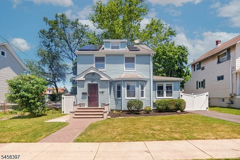 330 Simons Ave