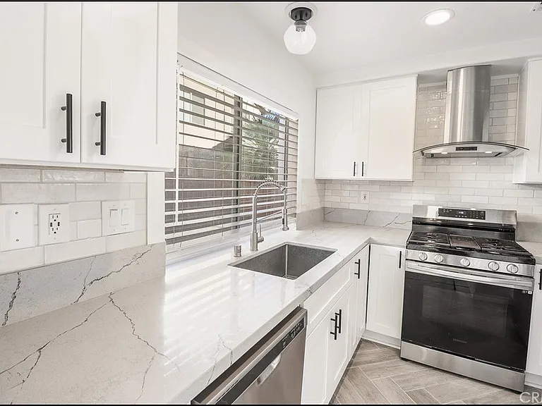 5 Chatham Ct — Photo 7