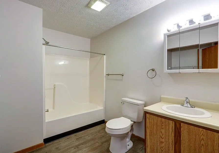 Kensington Manor — Photo 3