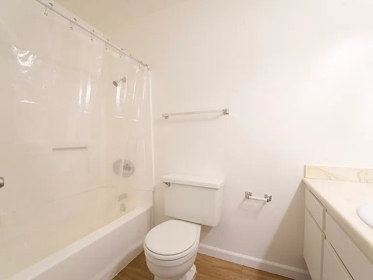 317 N 4th St #110 — Photo 14