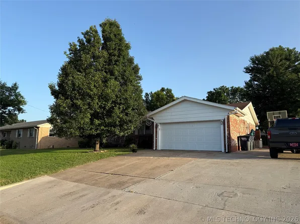 122 Sooner Dr, Stroud, OK 74079