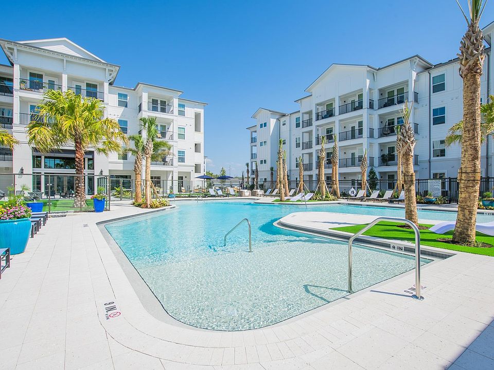 1st image of 7948 Park Blvd N #2