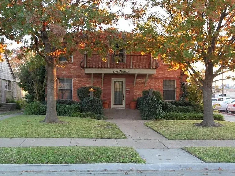 5718 Penrose Ave #D — Photo 1
