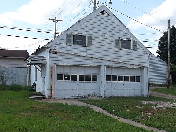 3rd image of 75 N Bennett Ave