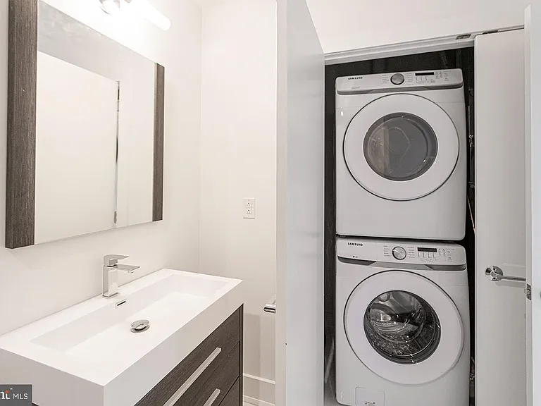 2623 Christian St #201 — Photo 7