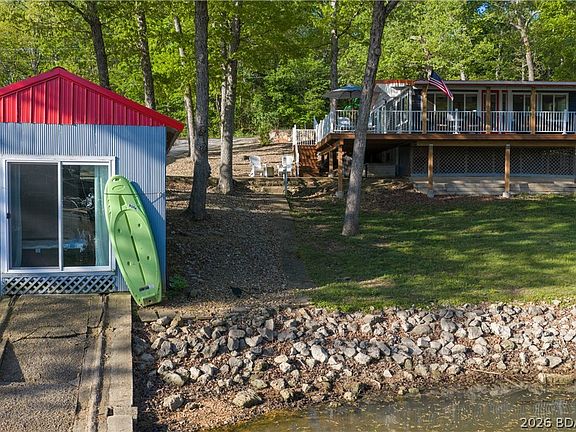 2nd image of 1583 Robin Hood Ln