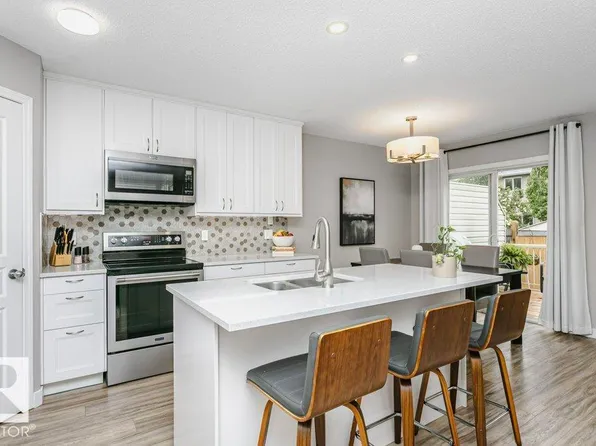 5323 Rue Parc St, Beaumont, AB T4X