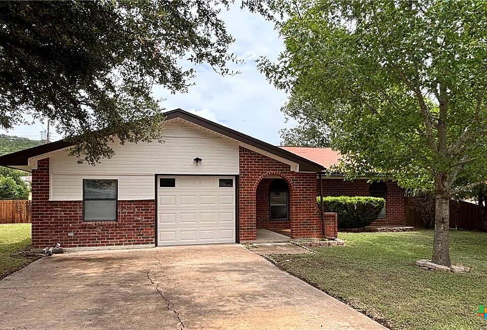 1st image of 2001 Pleasant Ln