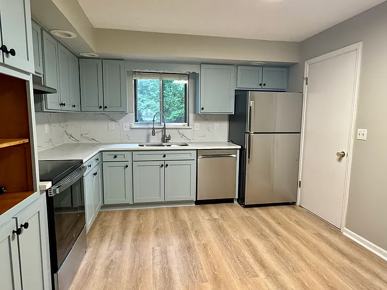 1443 Palisades Rd — Photo 5