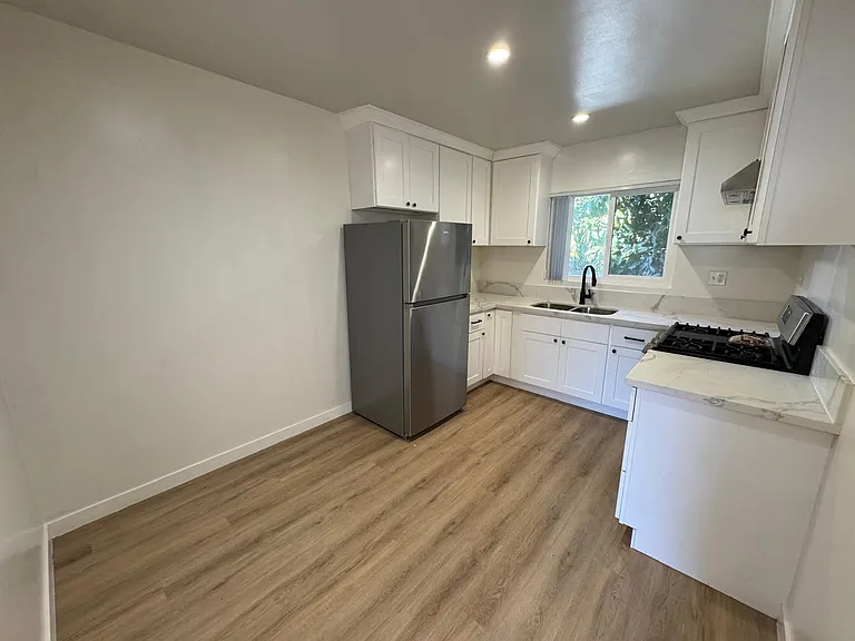 1318 N Las Palmas Ave #7 — Photo 2