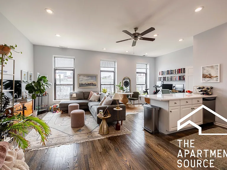 1131 W Madison St #3R — Photo 1