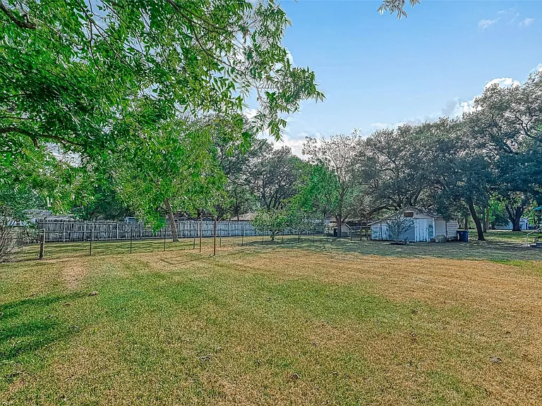 9314 Church St — Photo 30