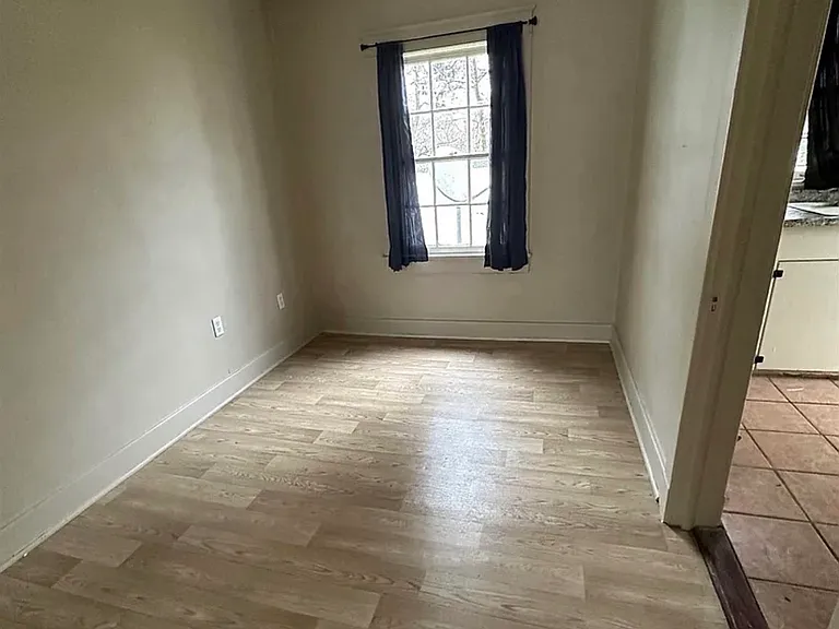 2908 N Foster Dr — Photo 4
