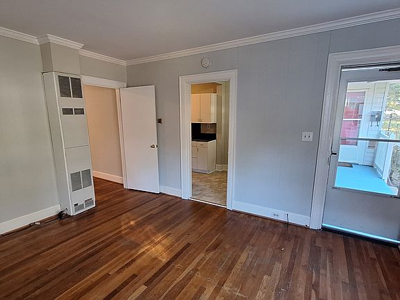 3rd image of 1003 Virgie St APT A