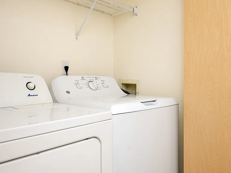 Woodridge Apartments — Photo 9