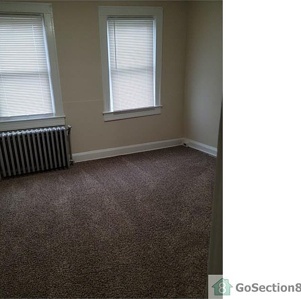 2nd image of 918 N Streeper St