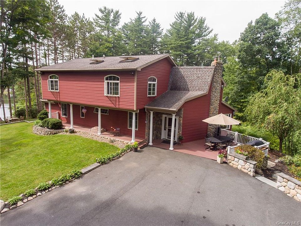 1st image of 6 Circle Dr