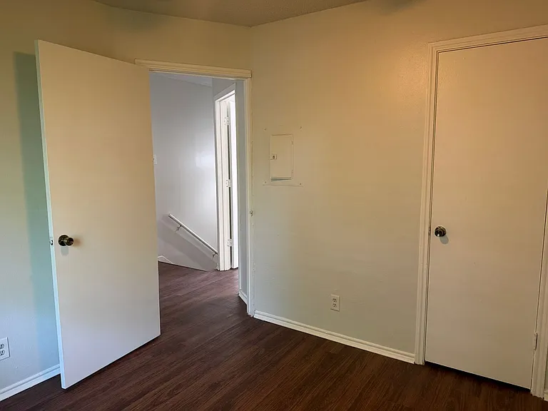 131 ELSIE — Photo 12