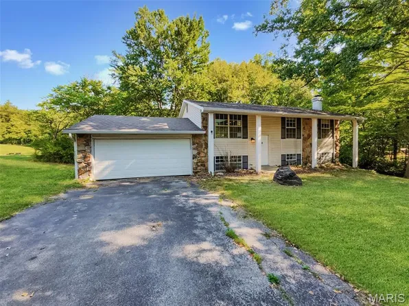 4361 Woodridge Dr, Hillsboro, MO 63050