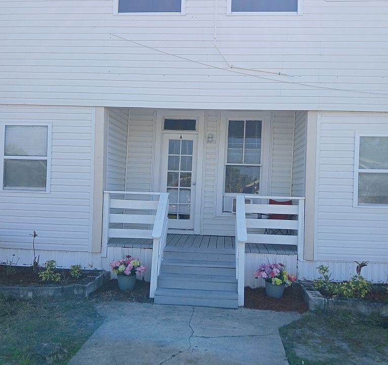 1st image of 114 N Dade Ave Unit B