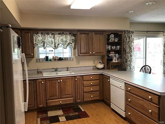 3rd image of 4100 Cedar Bluff Cir