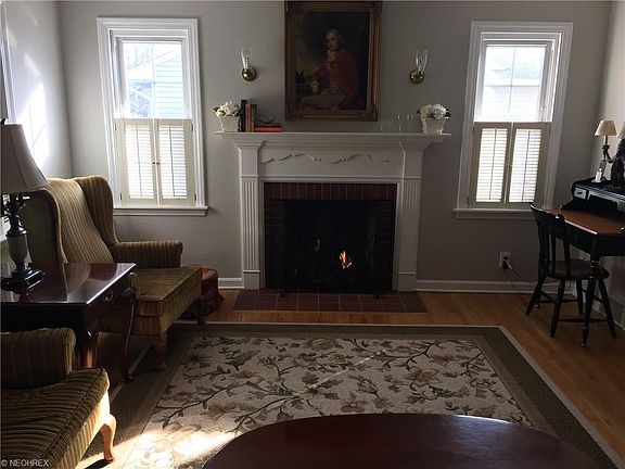 2nd image of 924 Lincoln Ave